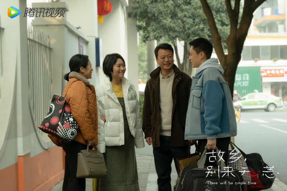 家人赴成都探望吴芸