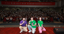 电影《透明侠侣》首站全国高校路演 “皓史成双”与观众双向奔赴嗨翻全场