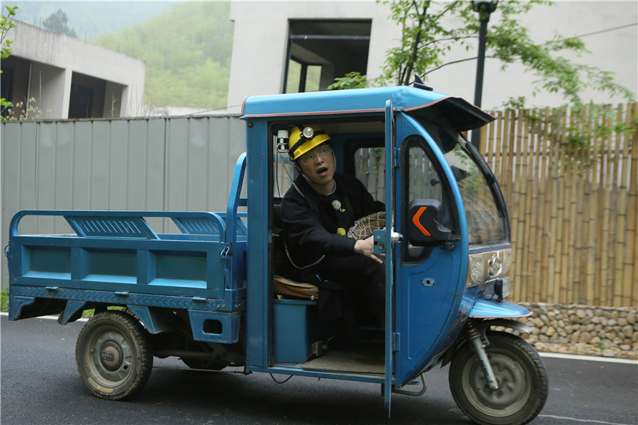 黄渤《极挑4》暴走丛林变"人猿渤山" 提倡环保守护绿水青山-资讯-光线