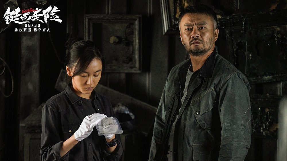 曹卫宇,夏恩饰演正义警察